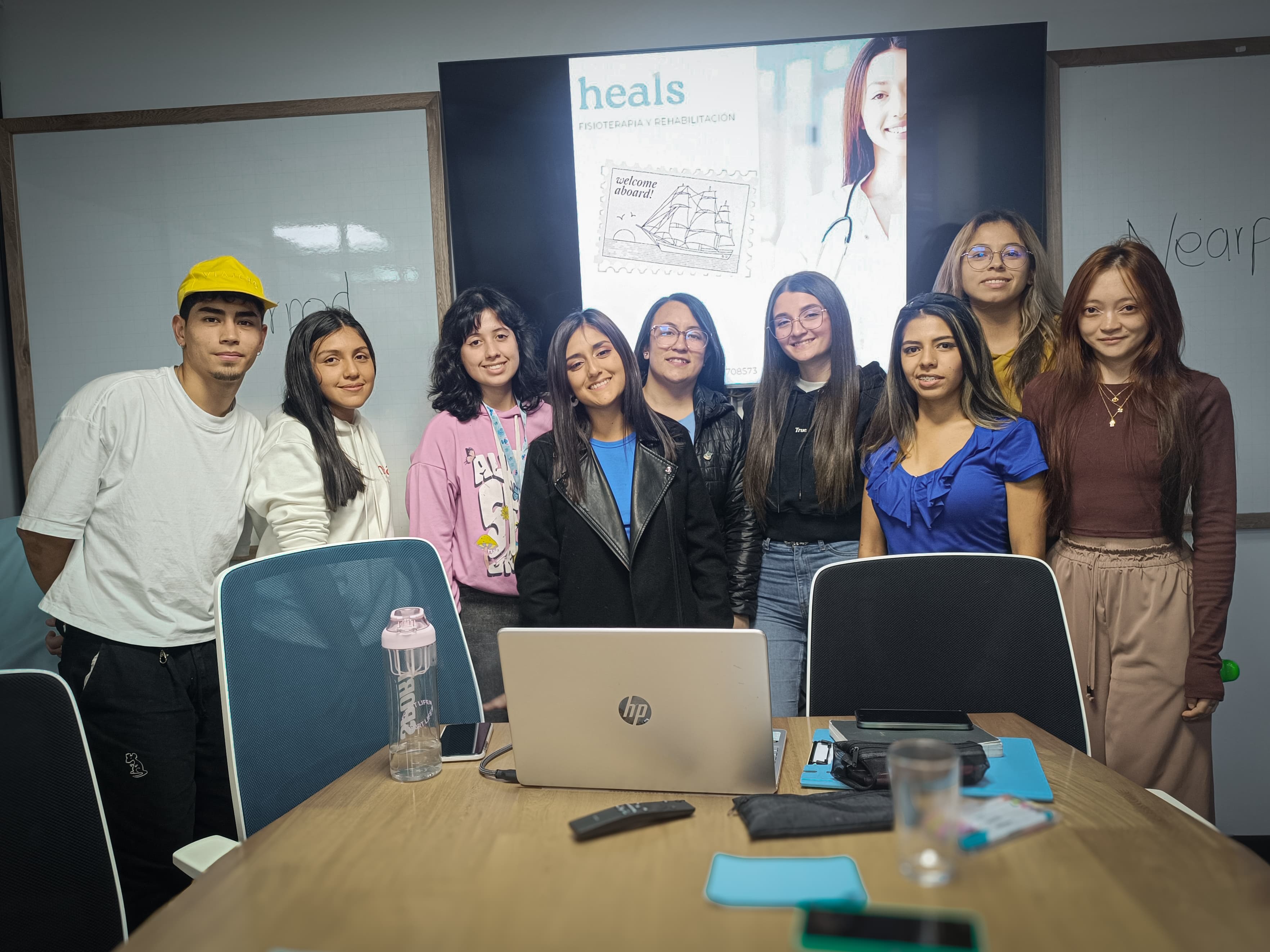 Equipo profesional de fisioterapeutas licenciados de Heals Fisioterapia y Rehabilitación en Colombia